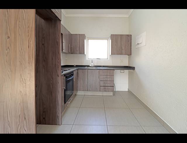 2 BEDROOM APARTMENT FOR SALE IN MONTGOMERY PARK